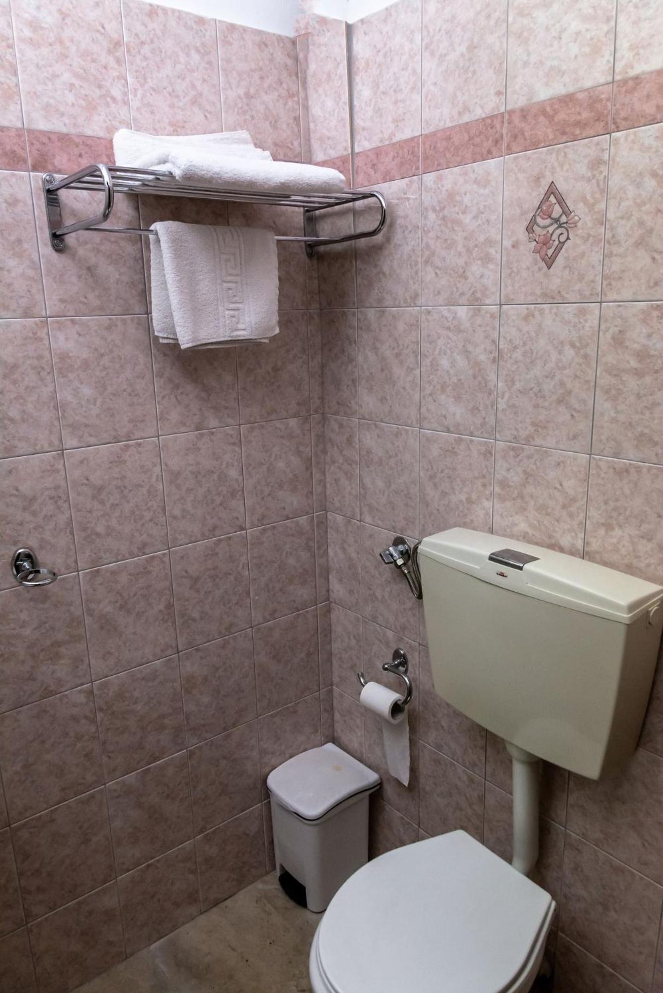 Telis Hotel Aígion Bilik gambar